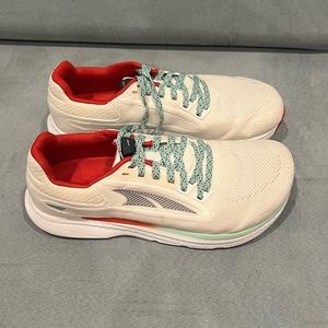 Altra Escalante | size 8
